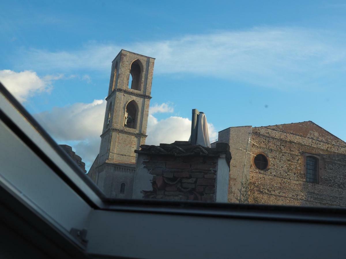 Apartamento Trompe L'Oeil Perugia Exterior foto