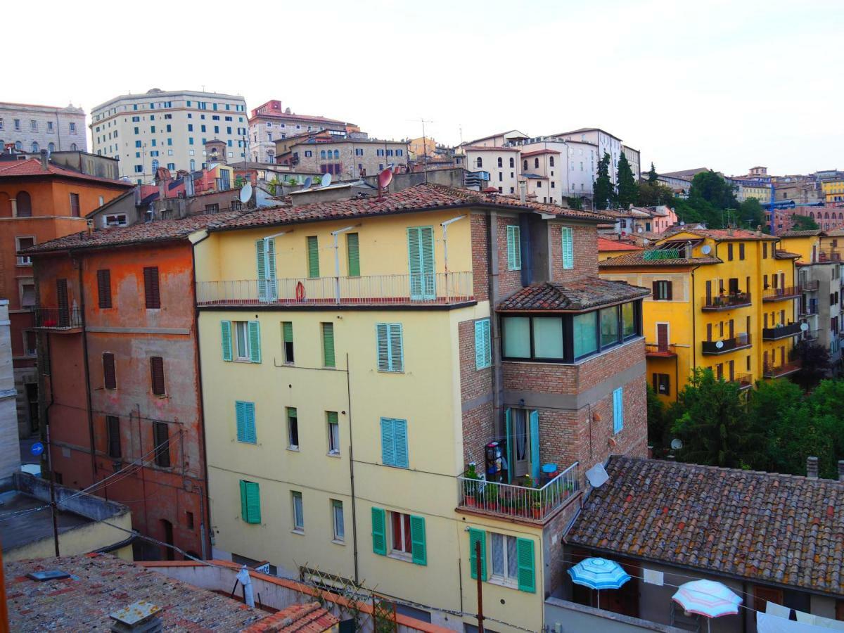 Apartamento Trompe L'Oeil Perugia Exterior foto